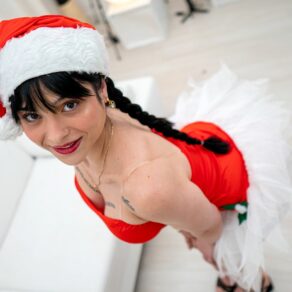 Nadja Lapiedra - Grandpa's wet, horny and young holiday gift is ready for him