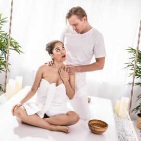 Marina Gold - Latina gets creampie sex massage