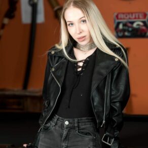 Nata Gold debuts with Private on a pool table with seven holes